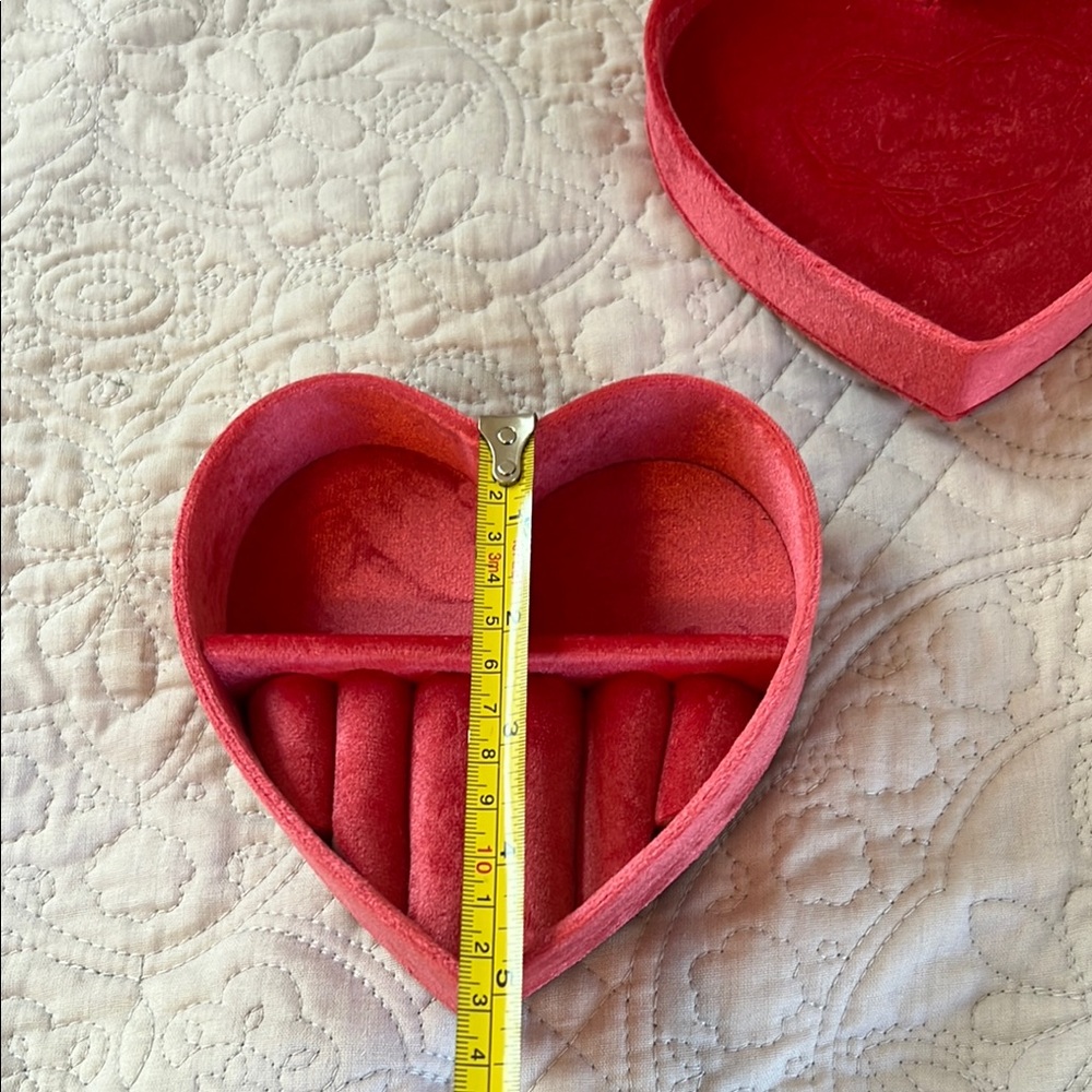 Catbird Heart-Shaped Red Jewelry Box - NEW!!! - Picture 8 of 8